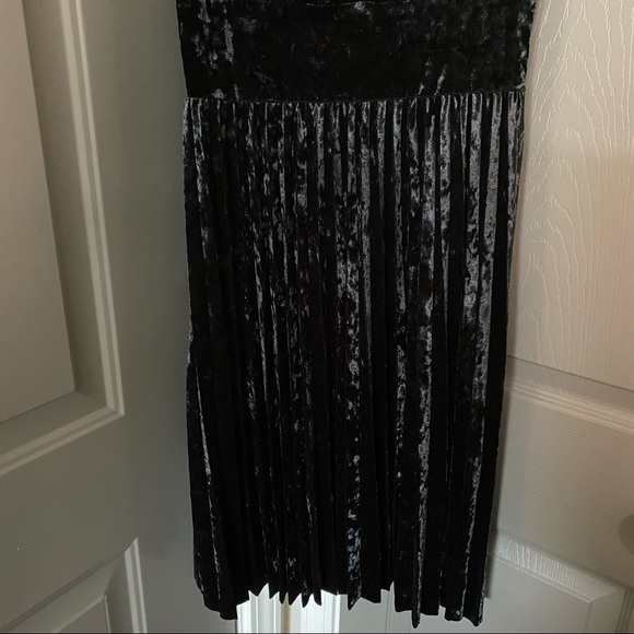 ModCloth New Splendorous Spree Black Crushed Velvet Dress Size Small Velveteen - Picture 7 of 13